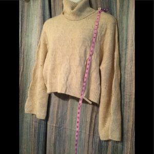 Gorgeous, soft, crop sweater, XL, NWT, Love Tree